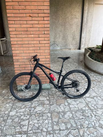 GT Avalanche Elite 2026 2026 Mountainbike de segunda mano, Negro — imagen 1 de 6