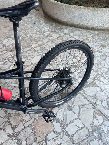 GT Avalanche Elite 2026 2026 Mountainbike de segunda mano, Negro — imagen 6 de 6