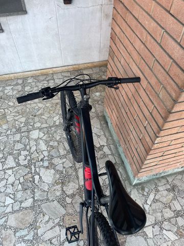 GT Avalanche Elite 2026 2026 Mountainbike de segunda mano, Negro — imagen 4 de 6