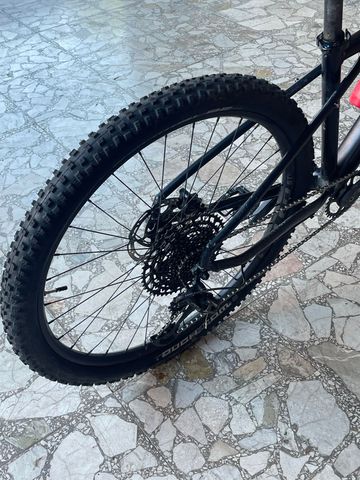 GT Avalanche Elite 2026 2026 Mountainbike de segunda mano, Negro — imagen 5 de 6