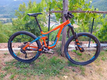 Used Giant Reign 27.5 1 2016 2016 MTB