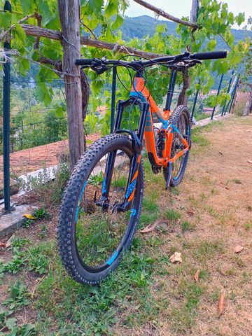 Tweedehands Giant Reign 27.5 1 2016 2016 Mountainbike — afbeelding 5 van 10