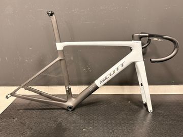 Used Scott Addict RC Pro 2025 Frameset 2025 Road & Gravel, White — image 1 of 12
