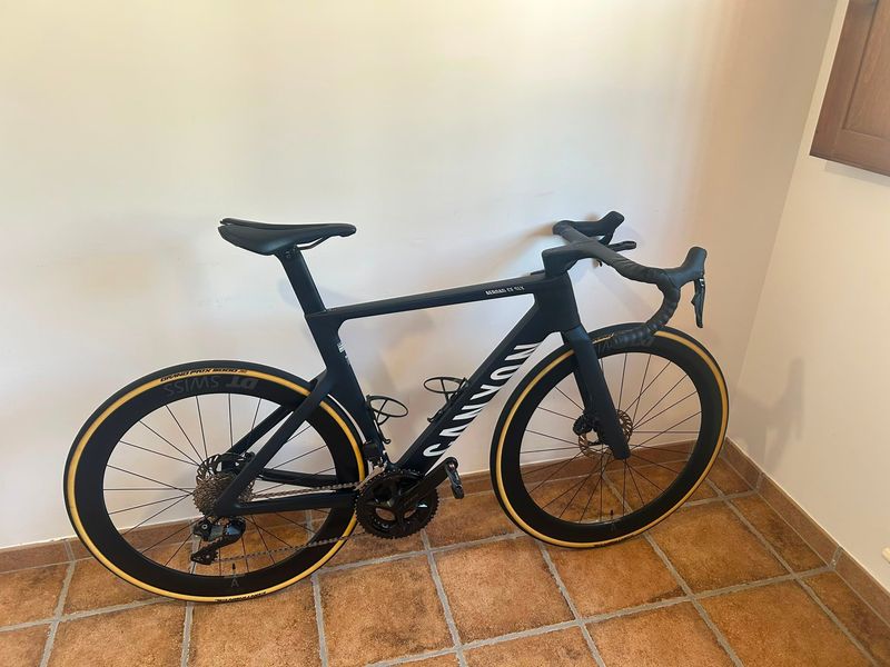 Canyon Aeroad CF SLX 7 Di2 2026 Frameset 2026 Road & Gravel usato, Blu — immagine 4 di 5
