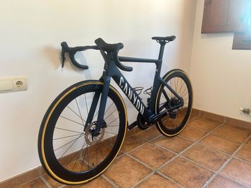 Canyon Aeroad CF SLX 7 Di2 2026 Frameset 2026 Road & Gravel usato, Blu — immagine 2 di 5