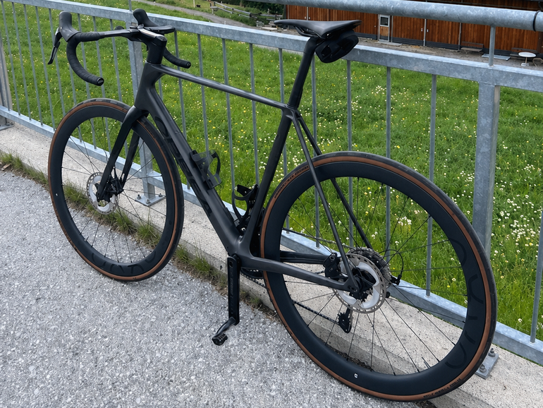 Orbea Orca Shimano 105 2025 Road & Gravel usato, Nero — immagine 2 di 5