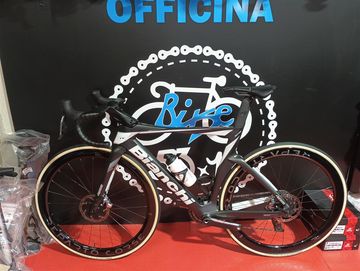 Bianchi Oltre PRO - Sram Red eTap AXS disc 2023 2023 Road & Gravel d'occasion