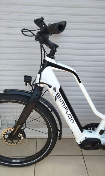Simplon Kagu Bosch CX 275 E14 Gates Damen 2023 Urban & Touring usato