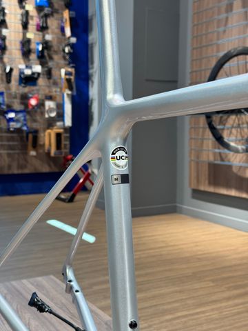Used Giant TCR Advanced SL, Disc Frameset 2022 Frameset 2022 Road & Gravel, Light Gray — image 4 of 6