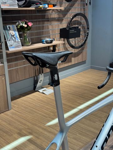 Used Giant TCR Advanced SL, Disc Frameset 2022 Frameset 2022 Road & Gravel, Light Gray — image 3 of 6