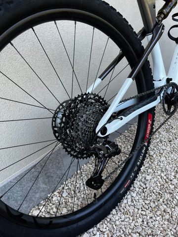 Tweedehands Orbea OIZ M-PRO 2023 2023 Mountainbike — afbeelding 3 van 11