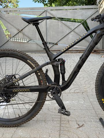 Used Trek Fuel EX 9.7 2020 2020 Mountainbike, Black, 27.5, 29 — image 4 of 13