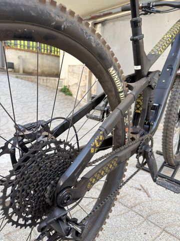 Used Trek Fuel EX 9.7 2020 2020 Mountainbike, Black, 27.5, 29 — image 12 of 13