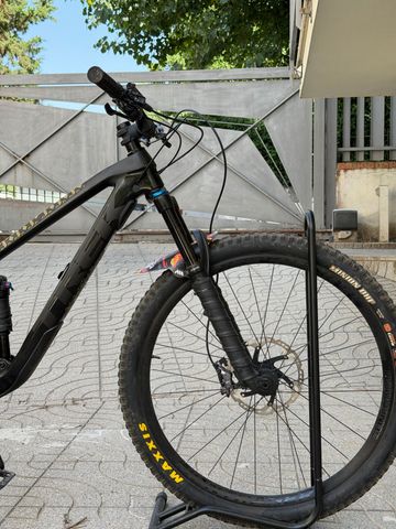 Used Trek Fuel EX 9.7 2020 2020 Mountainbike, Black, 27.5, 29 — image 5 of 13