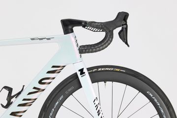 Używany Canyon Endurace CFR Di2 2027 2027 Road & Gravel — zdjęcie 3 z 10
