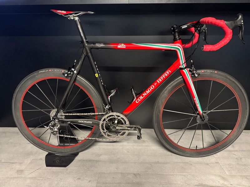Tweedehands Colnago For Ferrari 2007 1 Of 60 2007 Road & Gravel