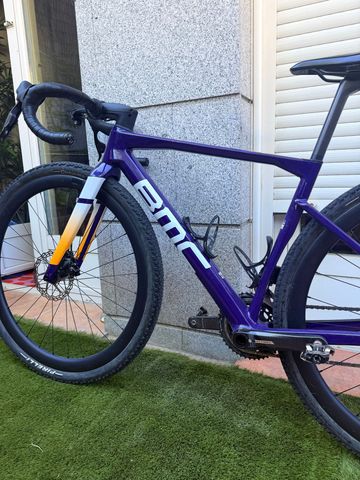 BMC Kaius 01 THREE 2024 2024 Road & Gravel de segunda mano, Morado — imagen 2 de 10