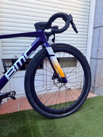 BMC Kaius 01 THREE 2024 2024 Road & Gravel de segunda mano, Morado — imagen 5 de 10