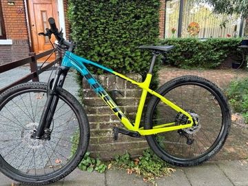 Tweedehands Trek X-Caliber 9 2021 2021 Mountainbike — afbeelding 1 van 8