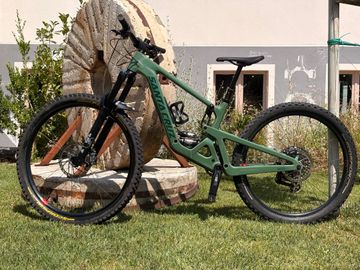 Used Santa Cruz Bronson 90 2026 2026 Mountainbike, Green, 29, 27.5 — image 7 of 10