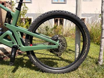Used Santa Cruz Bronson 90 2026 2026 Mountainbike, Green, 29, 27.5 — image 9 of 10