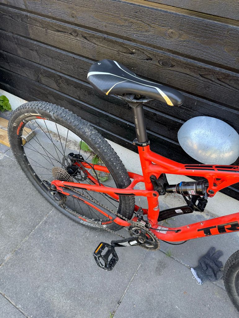 Käytetty Trek Superfly 7 2017 2017 Mountainbike — kuva 2 / 20