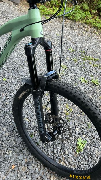 Używany Kross MOON 1.0 2020 2020 Mountainbike — zdjęcie 3 z 6