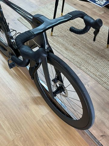 Tweedehands Scott Foil RC 20 2024 2024 Road & Gravel — afbeelding 3 van 16