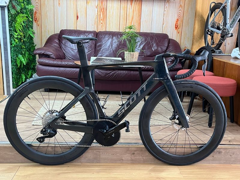 Scott Foil RC 20 2024 2024 Road & Gravel usato