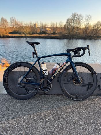 Trek Émonda SL 7 2022 2022 Road & Gravel usato
