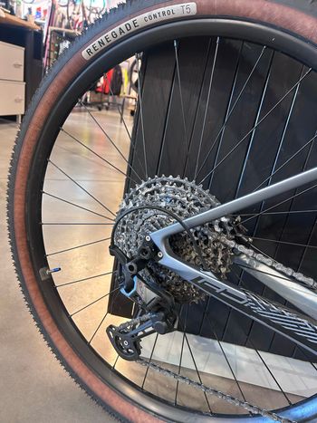 Tweedehands Cicli Adriatica Custom Shimano SLX 2023 Mountainbike — afbeelding 2 van 12