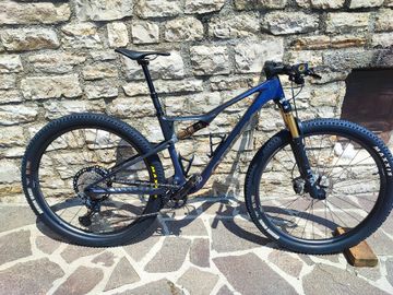 Gebrauchtes Orbea OIZ M-PRO 2024 2024 Mountainbike, Violett, 29 — Bild 2 von 4