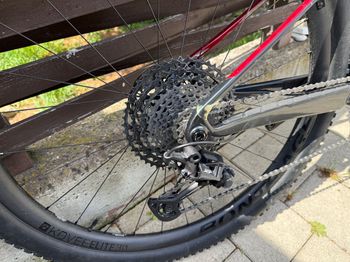 Trek Supercaliber 9.7 2023 2023 Mountainbike usato, Nero — immagine 3 di 4
