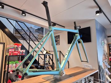 Brugt Colnago C68 Gravel Carbon Complete Frameset Frameset 2024 Road & Gravel — billede 2 af 3