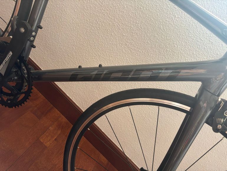 Giant Contend 2 2025 2025 Road & Gravel de segunda mano, Negro — imagen 2 de 6