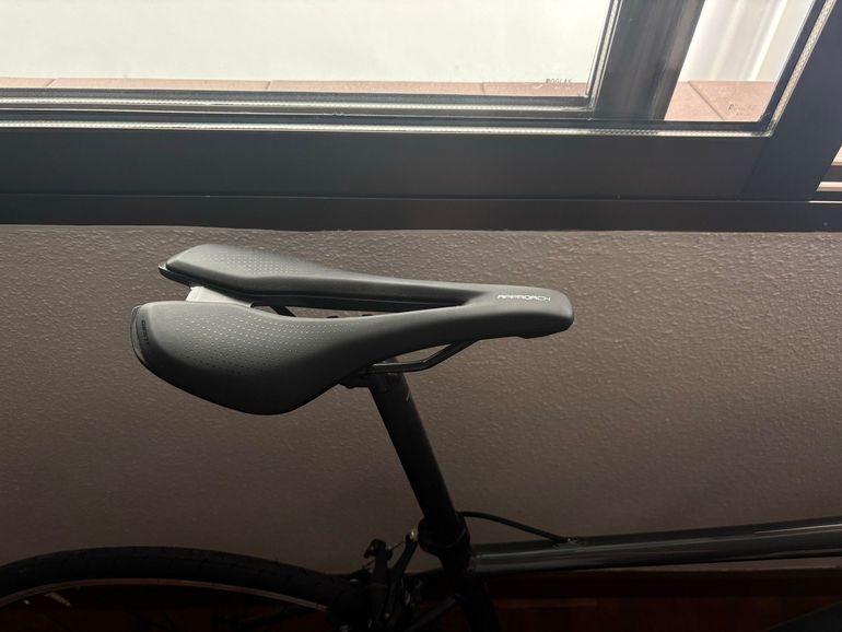 Giant Contend 2 2025 2025 Road & Gravel de segunda mano, Negro — imagen 4 de 6