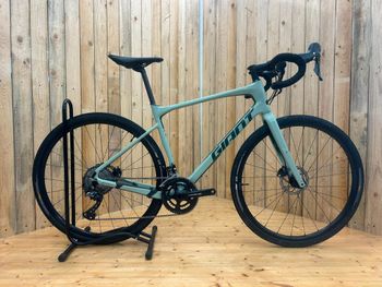 Used Giant Revolt, Advanced 2 2021 2021 Road & Gravel