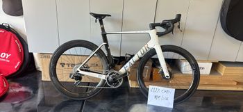 Used Factor OSTRO VAM - SRAM Red 2024 2024 Road & Gravel