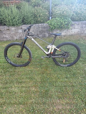 Použité Mondraker SUPERFOXY CARBON R 2023 2023 MTB