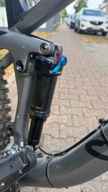 Used Canyon Neuron Shimano Deore XT 2018 Mountainbike, Light Gray — image 7 of 8