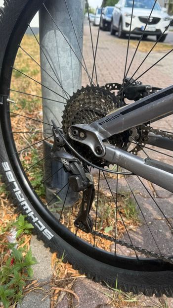 Used Canyon Neuron Shimano Deore XT 2018 Mountainbike, Light Gray — image 4 of 8