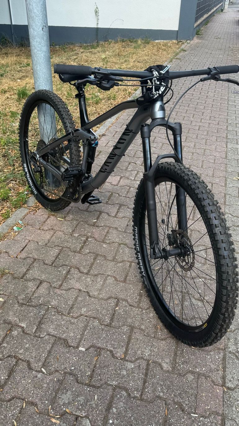 Used Canyon Neuron Shimano Deore XT 2018 Mountainbike, Light Gray — image 3 of 8