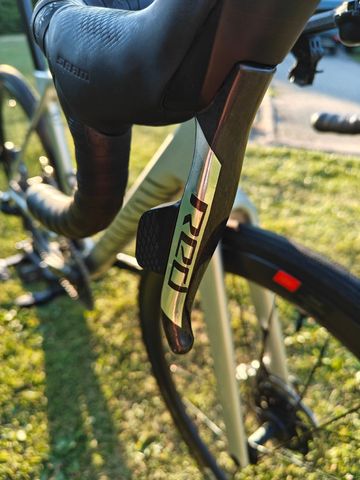 Used Canyon Ultimate CFR eTap 2024 2024 Road & Gravel, Light Gray — image 7 of 7