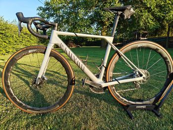 Canyon Ultimate CFR eTap 2024 2024 Road & Gravel d'occasion