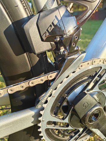Used Canyon Ultimate CFR eTap 2024 2024 Road & Gravel, Light Gray — image 3 of 7