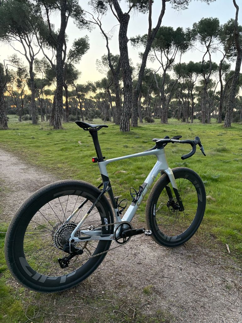 Used Seka Custom SRAM Force eTap AXS 2026 Road & Gravel, Light Gray — image 3 of 5