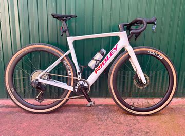 Tweedehands Ridley E-Astr - Sram Rival XPLR 1x13 2025 2025 Road & Gravel