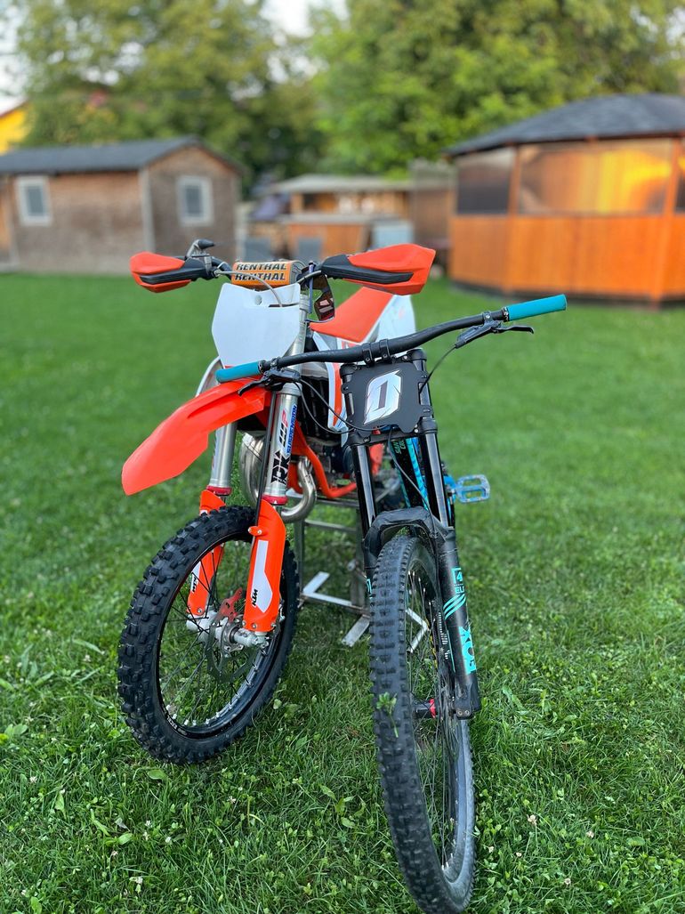 Santa Cruz V10 C S 2017 2017 Mountainbike usato, Blu — immagine 5 di 5