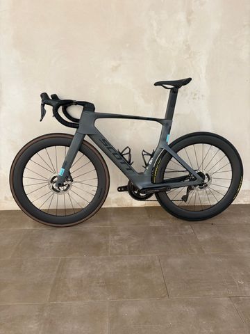 Tweedehands Scott Foil RC Pro 2024 2024 Road & Gravel — afbeelding 2 van 14