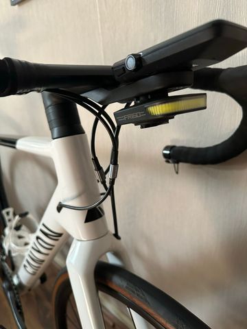 Used Canyon Ultimate Shimano Ultegra 2024 Road & Gravel, White — image 7 of 9